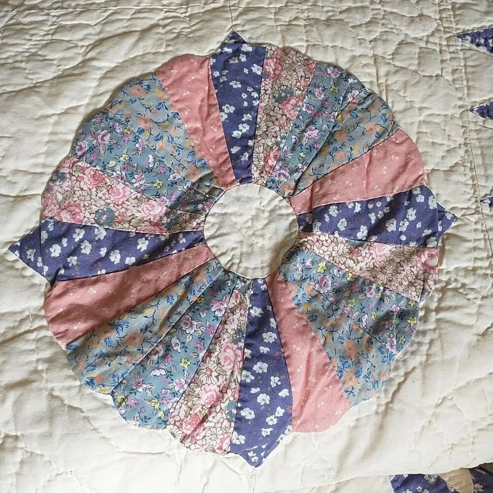Vtg Dresden Plate Quilt Handmade Cotton Scalloped Edge Floral Rectangle 86x96